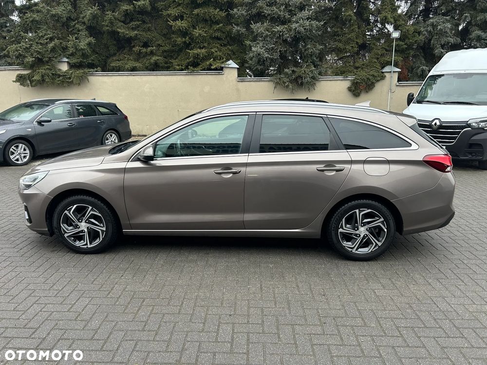 Hyundai i30 1.6 D Comfort DCT - 21