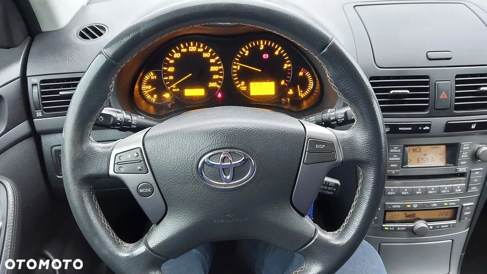 Toyota Avensis 2.2 D-CAT Sol - 17