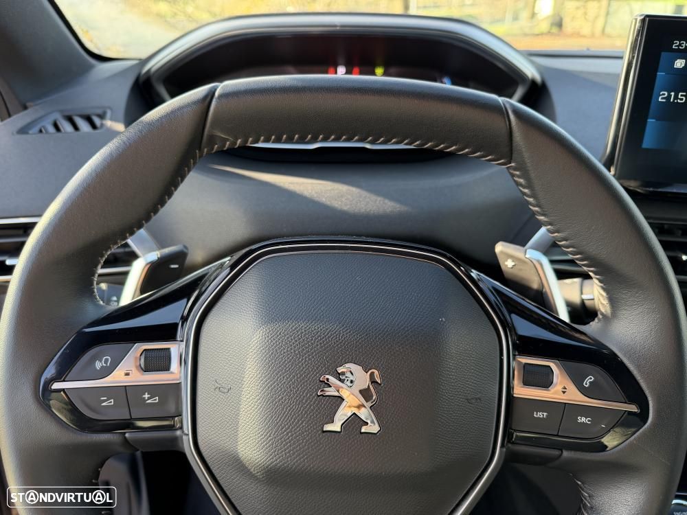 Peugeot 5008 1.2 Hybrid Allure Pack e-DCS6 - 19