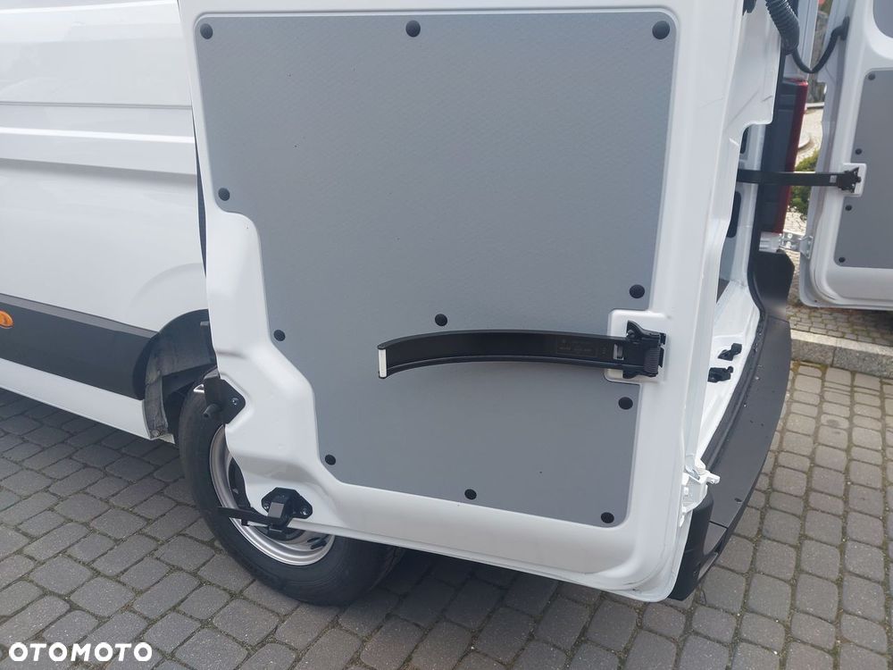 Nissan Interstar Van L3H2 Business Plus - 38