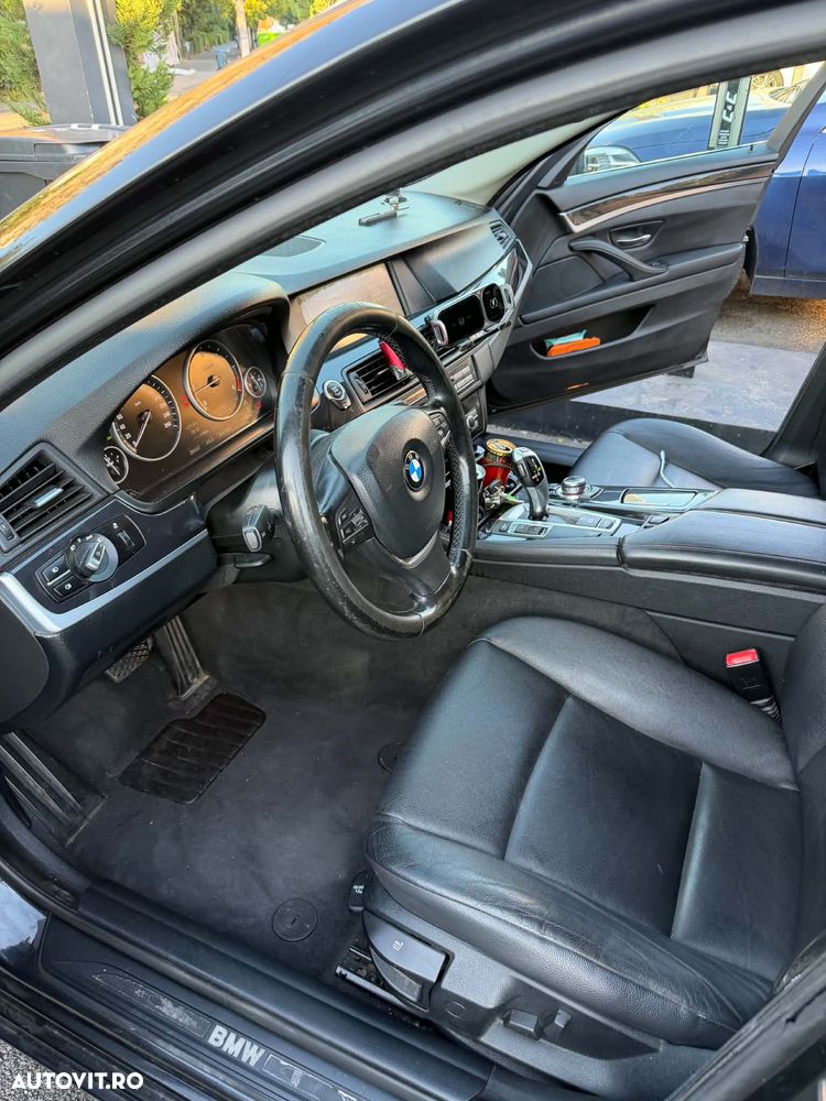 BMW Seria 5 525d Aut. - 9