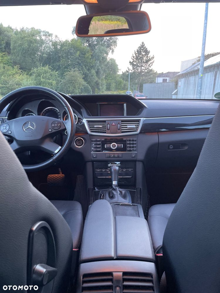 Mercedes-Benz Klasa E 200 CGI BlueEFFICIENCY 7G-TRONIC Avantgarde - 9