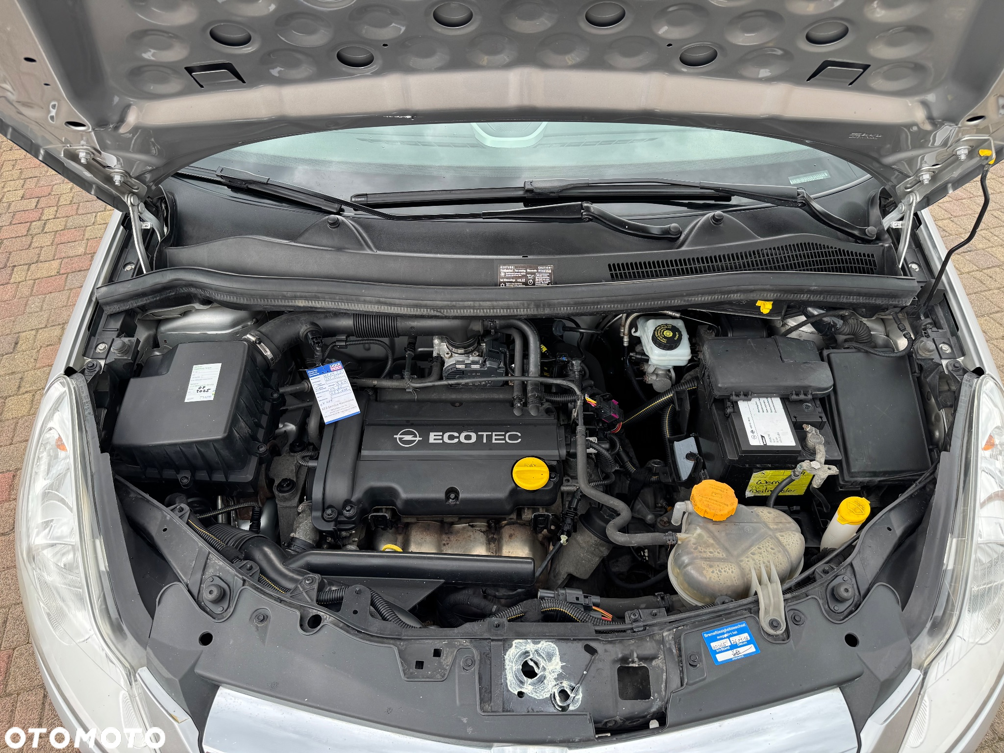 Opel Corsa 1.2 16V Cosmo - 28