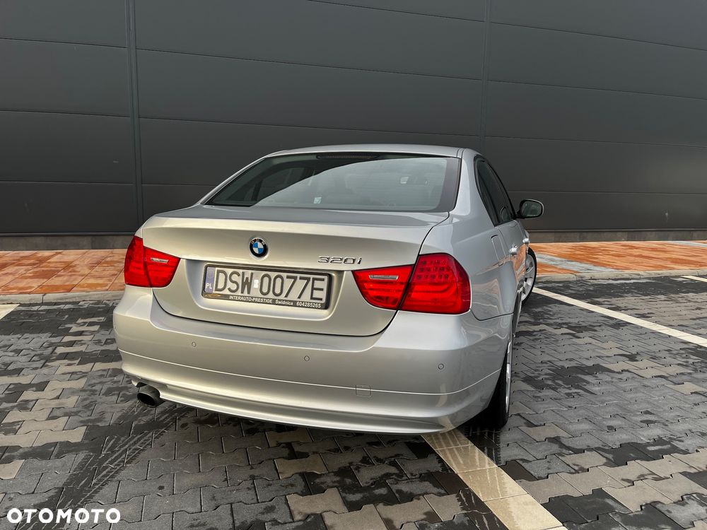 BMW Seria 3 320i Edition Lifestyle - 6