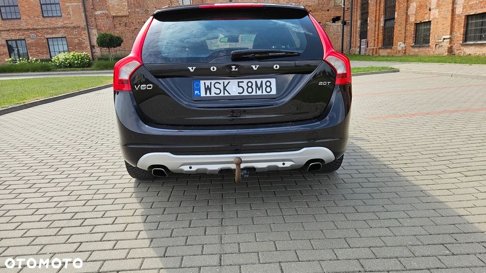 Volvo V60 2.0T R-Design - 14