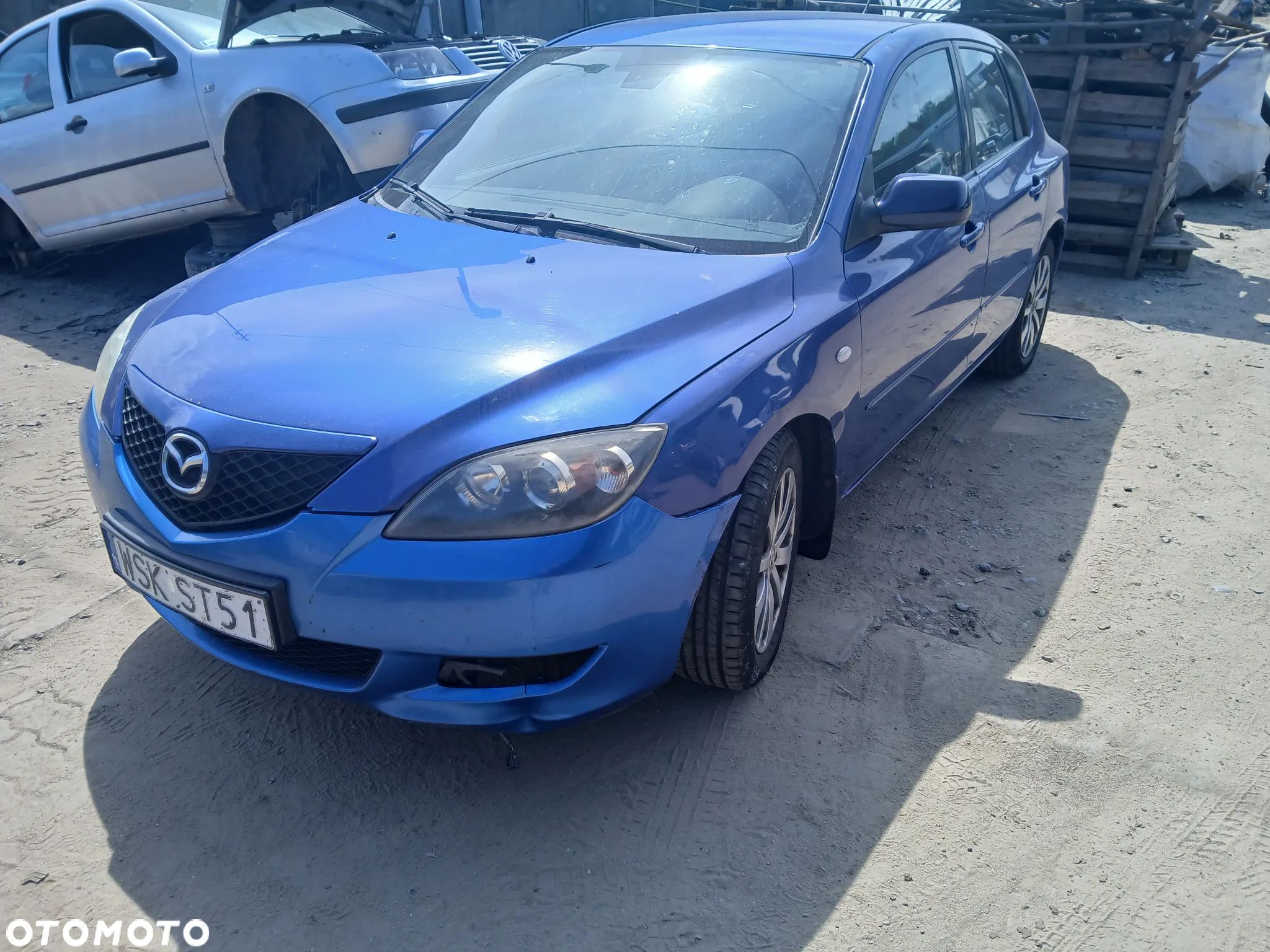 mazda 3 fotel fotele kanapa deska kokpit podsufitka boczek boczki klamka podłokietnik licznik - 1