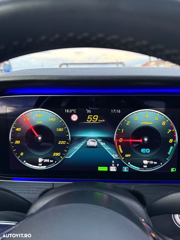 Mercedes-Benz E 300 4Matic 9G-TRONIC Avantgarde - 37