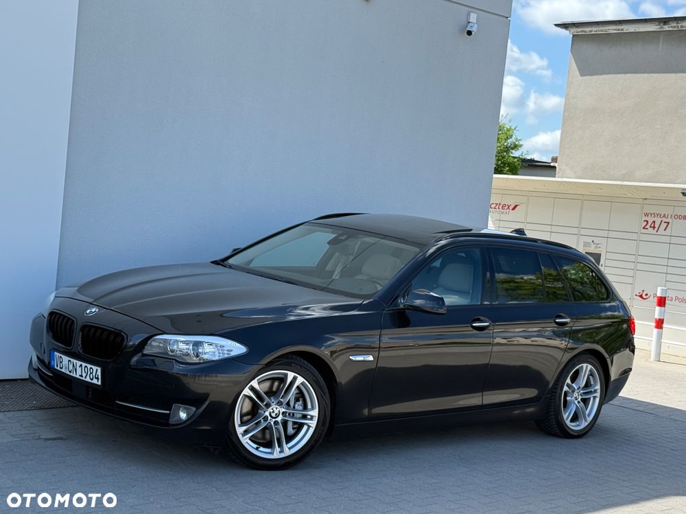 BMW Seria 5 525d Sport-Aut - 38