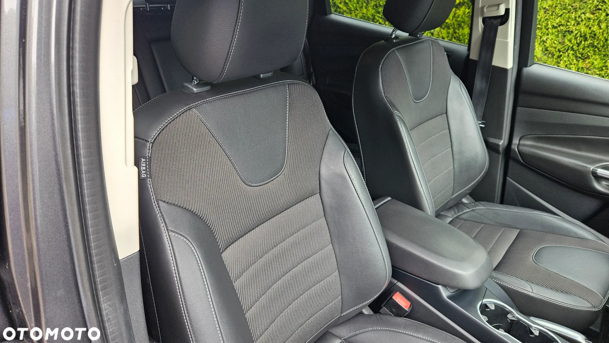 Ford Kuga 2.0 TDCi 2x4 Titanium - 18
