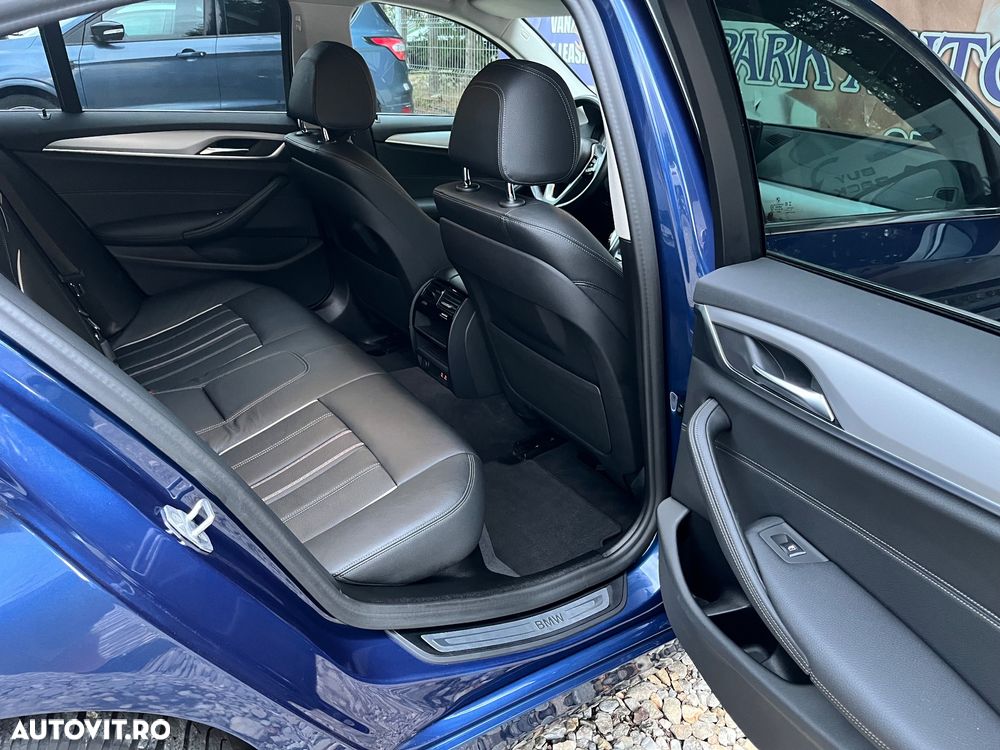 BMW Seria 5 520d xDrive AT - 25