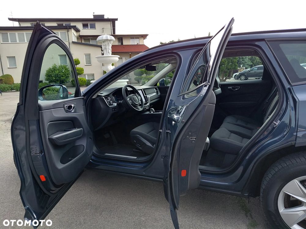 Volvo XC 60 B4 D AWD Geartronic Momentum - 5