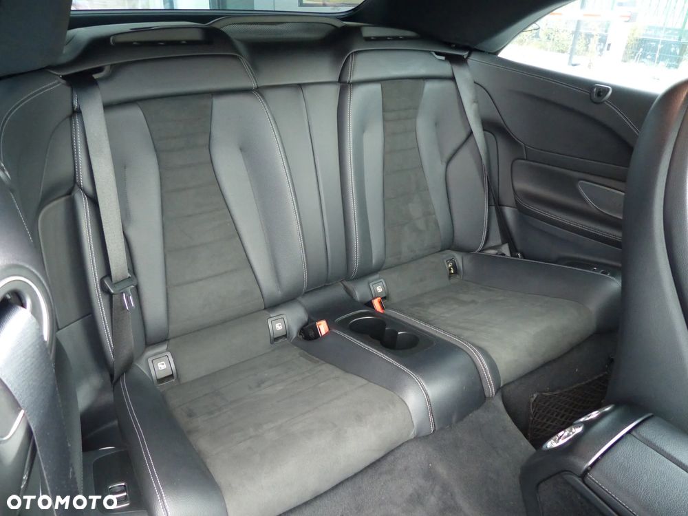Mercedes-Benz Klasa E 200 9G-TRONIC AMG Line - 18