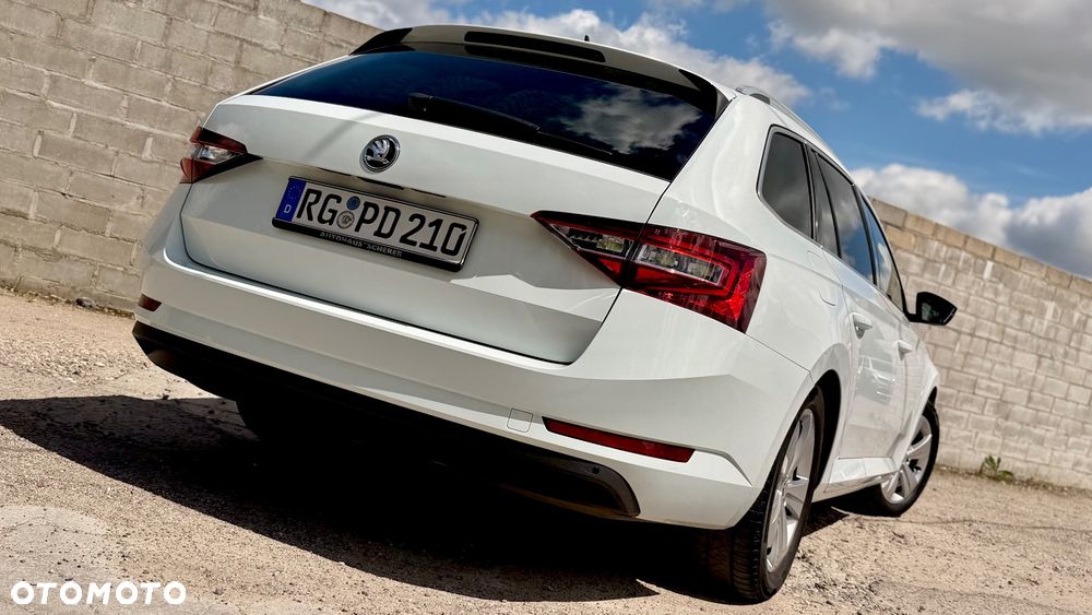Skoda Superb 2.0 TDI DSG Premium Edition - 14