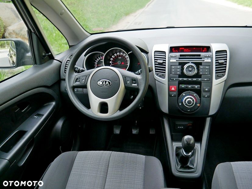Kia Venga - 8