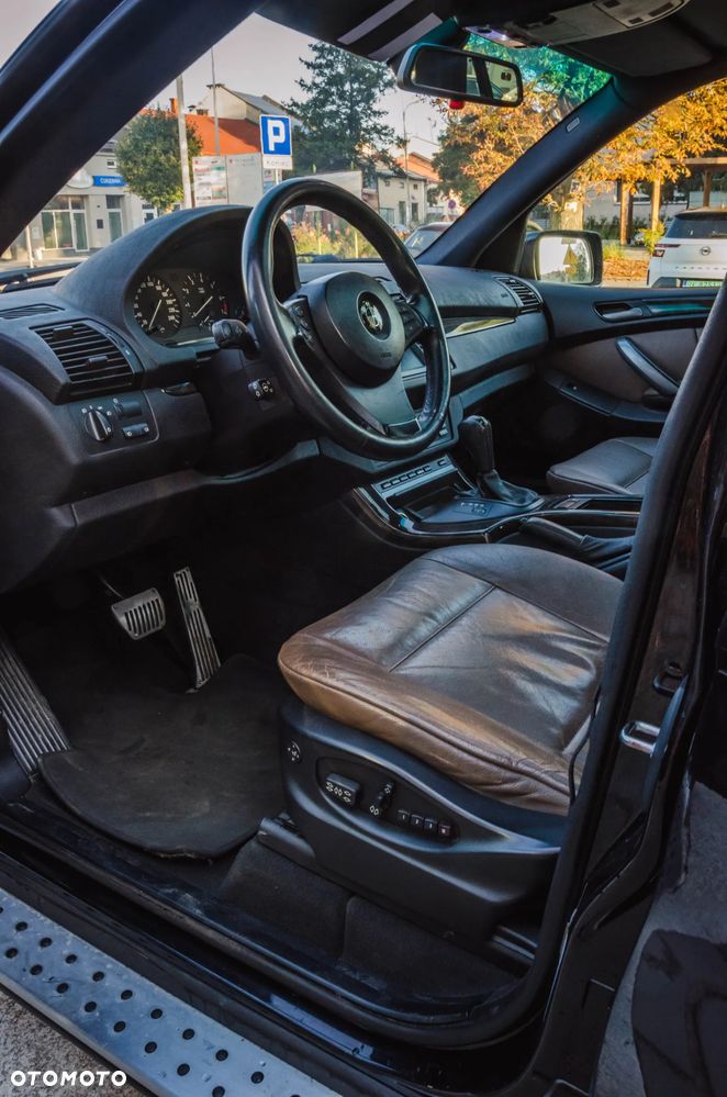 BMW X5 4.4i - 20