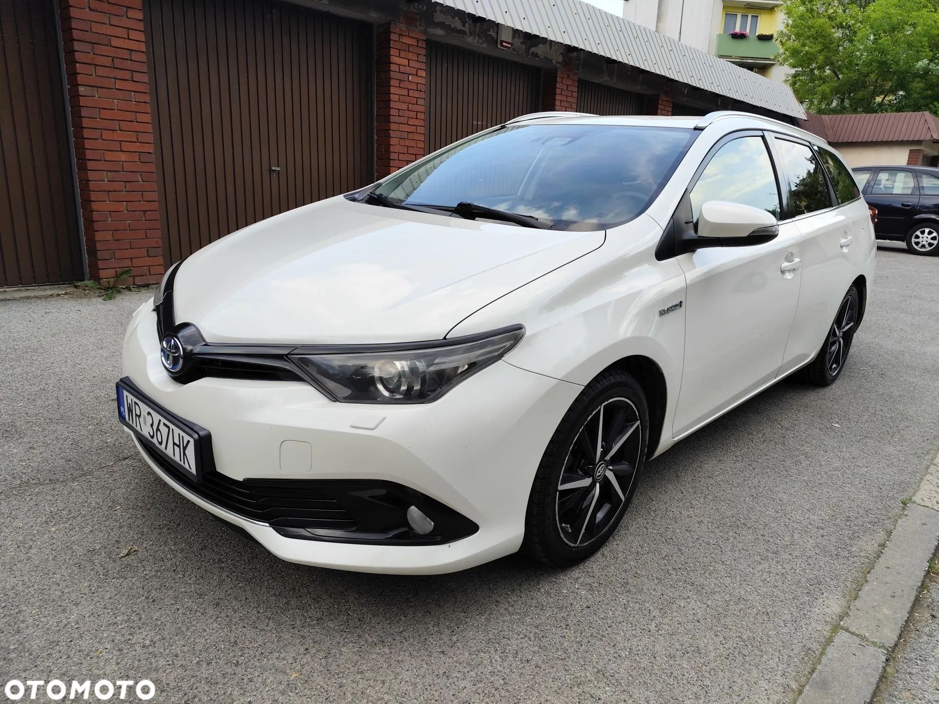 Toyota Auris 1.8 VVT-i Hybrid Automatik Touring Sports Life Plus - 1