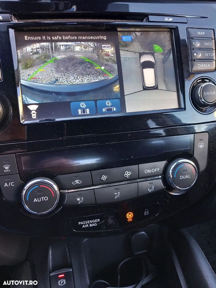 Nissan Qashqai 1.5 DCI N-Connecta - 9