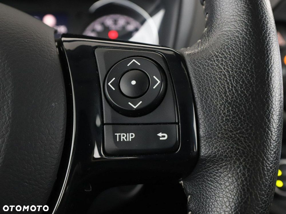 Toyota Yaris Hybrid 100 Active EU6 - 29