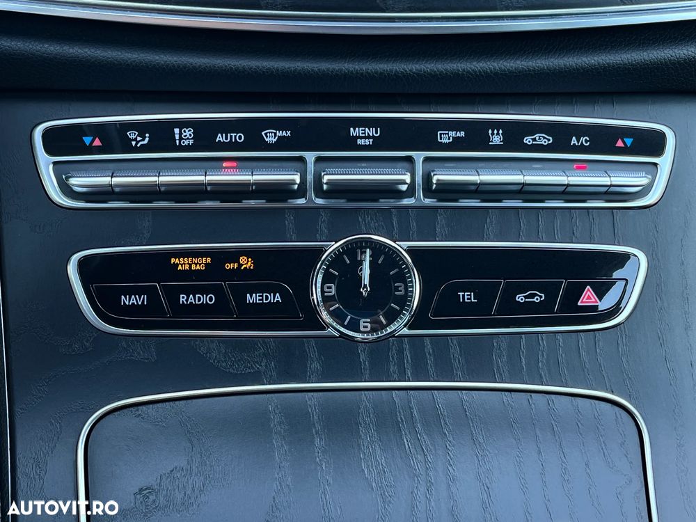 Mercedes-Benz E 220 d 4MATIC Aut. - 24