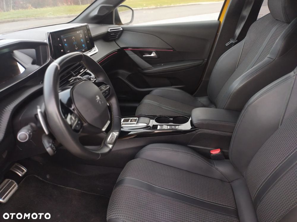 Peugeot 208 PureTech 100 EAT8 GT Pack - 10