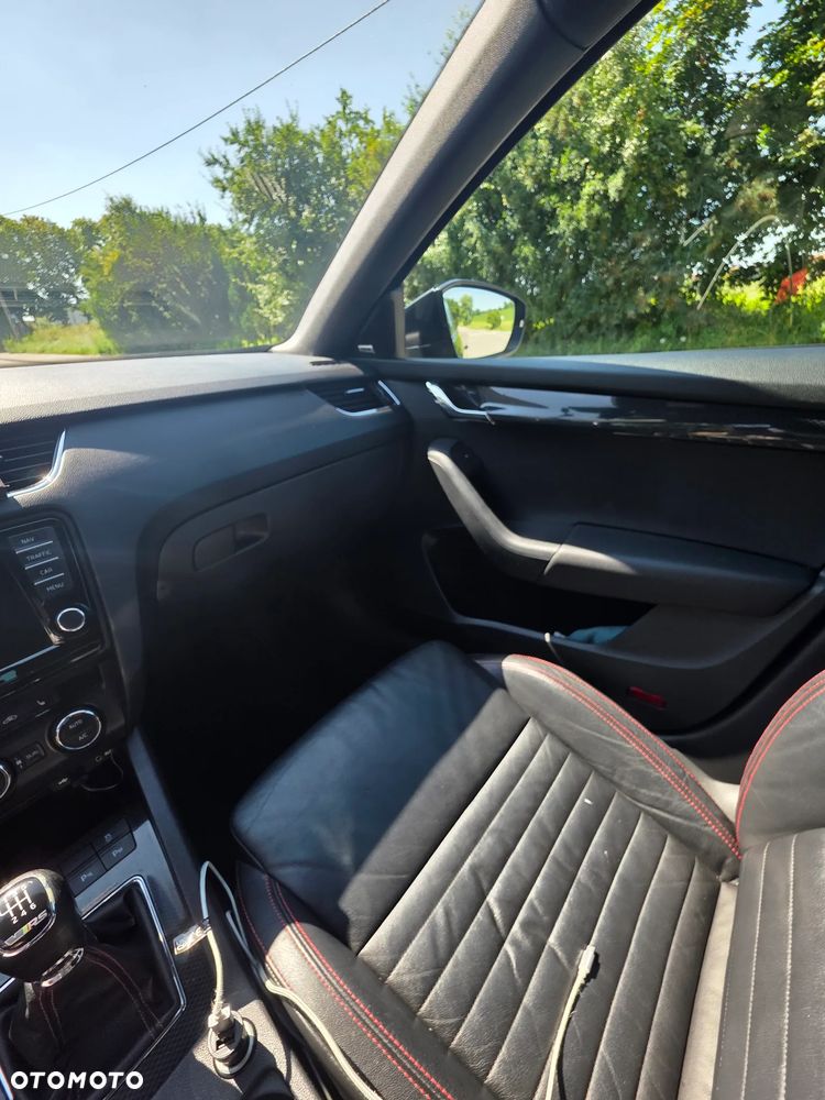 Skoda Octavia 2.0 TDI RS - 10