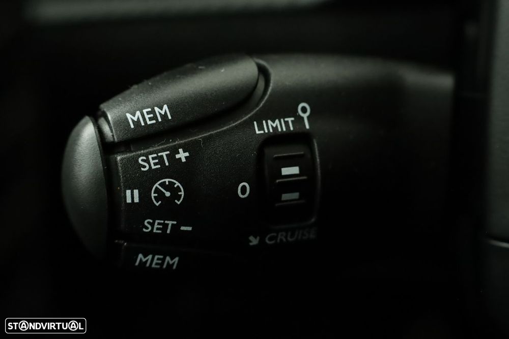 Peugeot 208 1.2 PureTech Active - 16