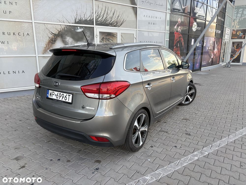 Kia Carens - 6