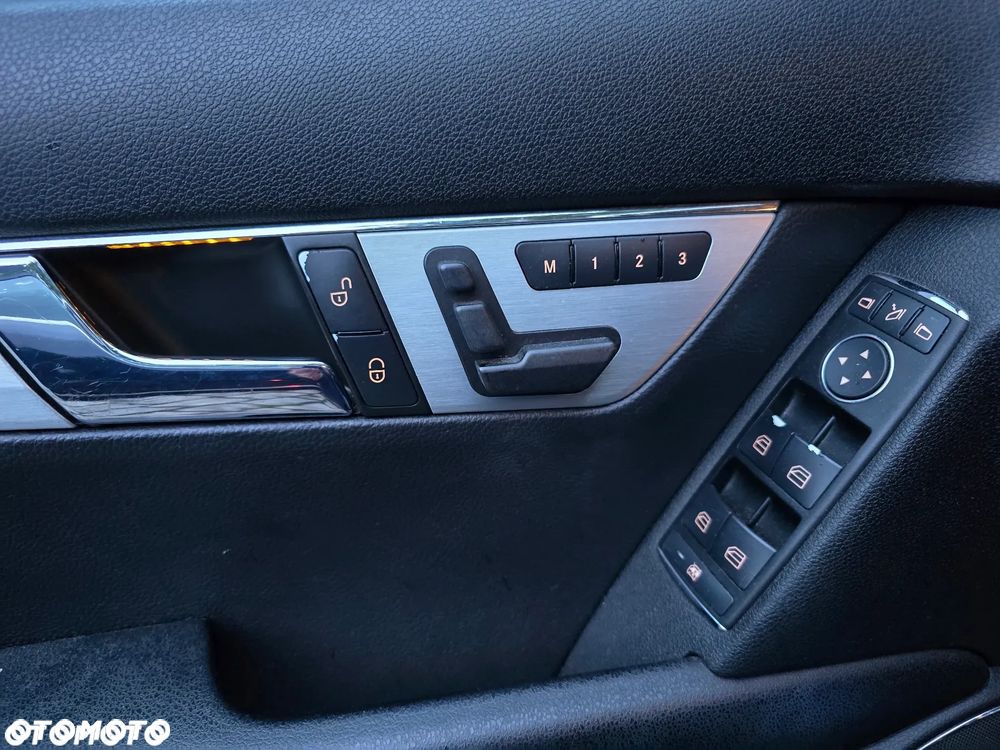 Mercedes-Benz Klasa C 350 4Matic 7G-TRONIC Avantgarde - 15