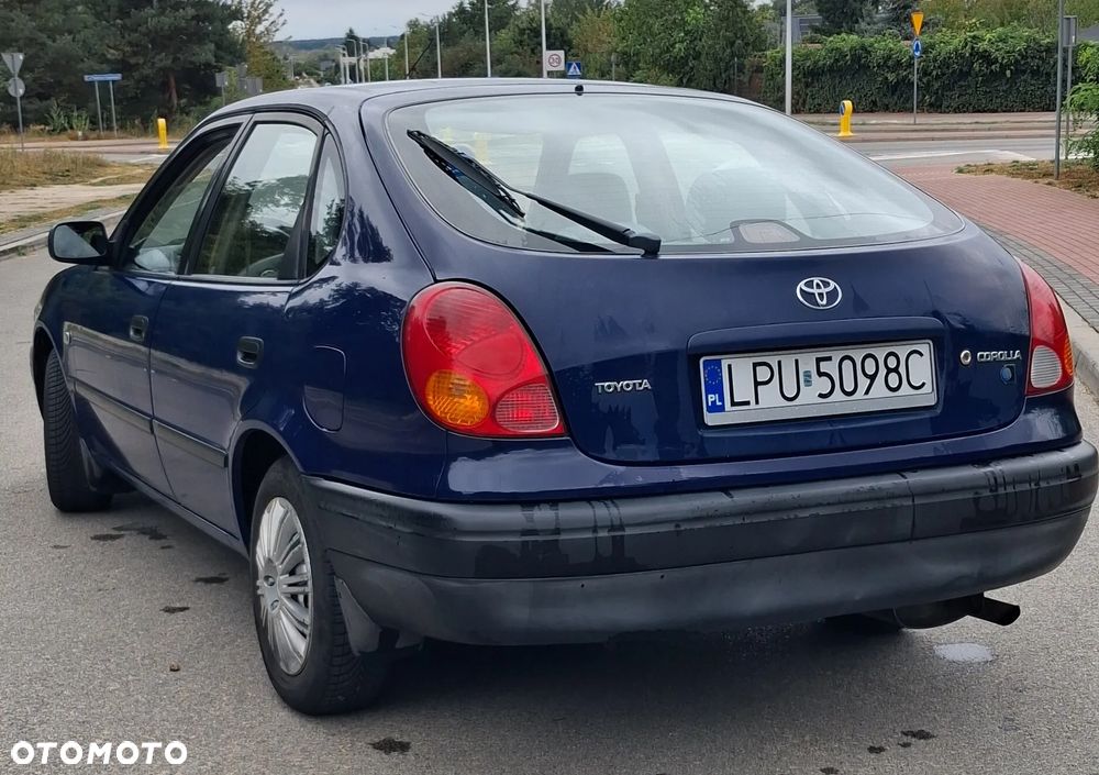 Toyota Corolla - 4