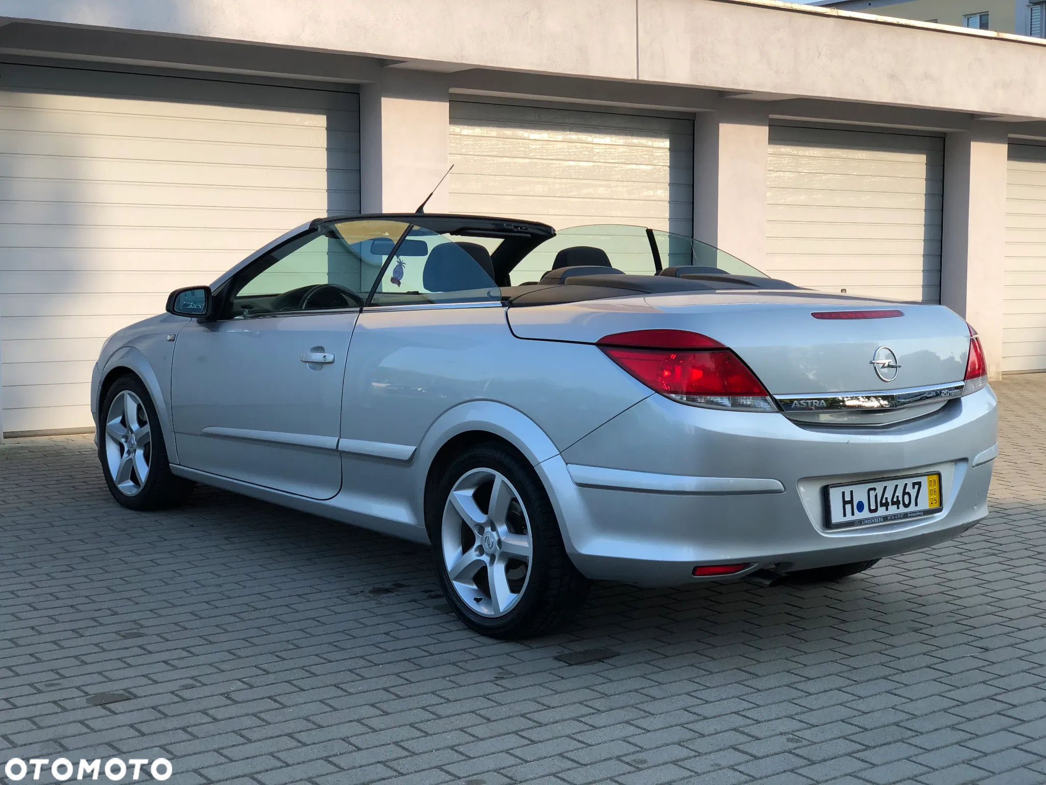 Opel Astra Twin Top 2.0 Turbo Edition - 26