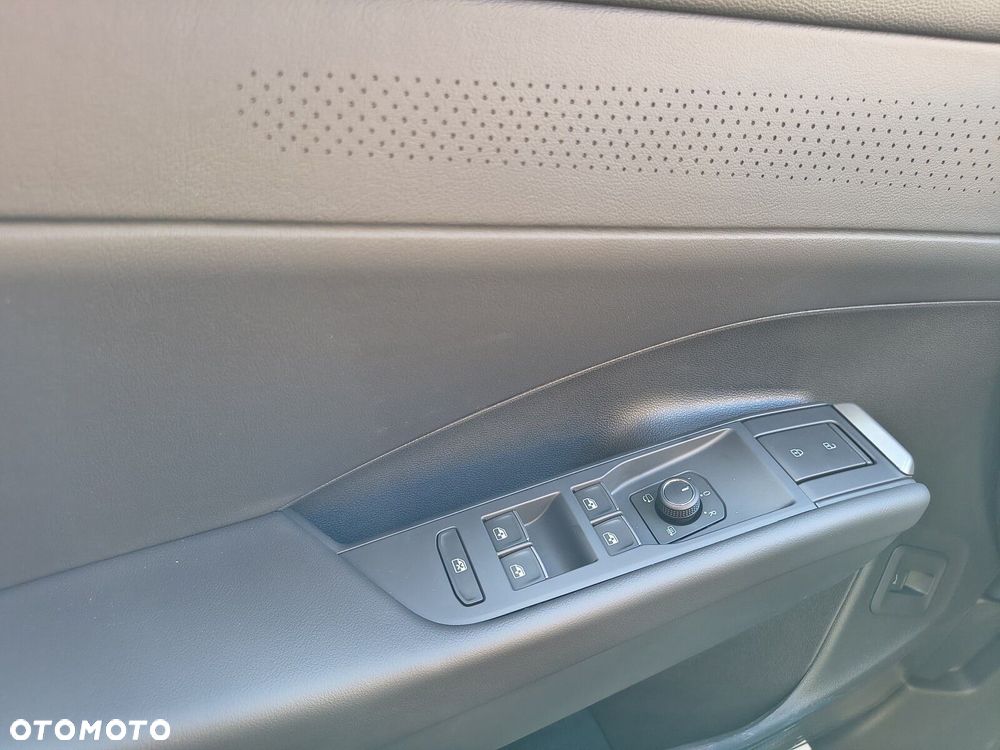 Volkswagen T-Roc 1.5 eTSI Style DSG - 22