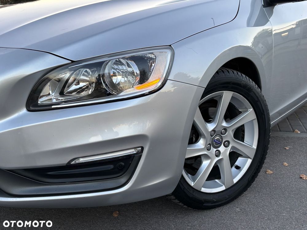 Volvo V60 D4 Geartronic Momentum - 9