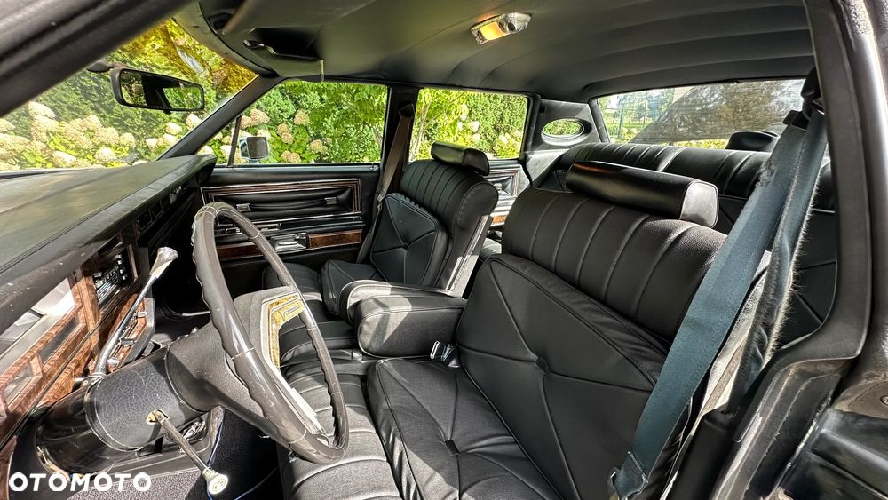 Lincoln Town Car - 16