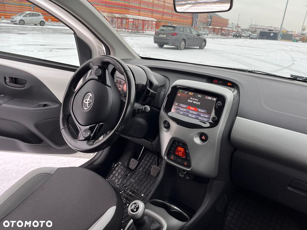 Toyota Aygo x-clusiv - 4