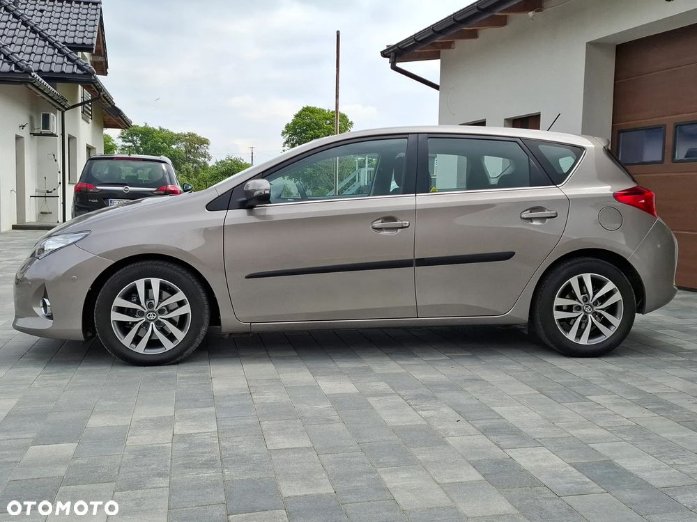 Toyota Auris 2.0 D-4D Executive - 4