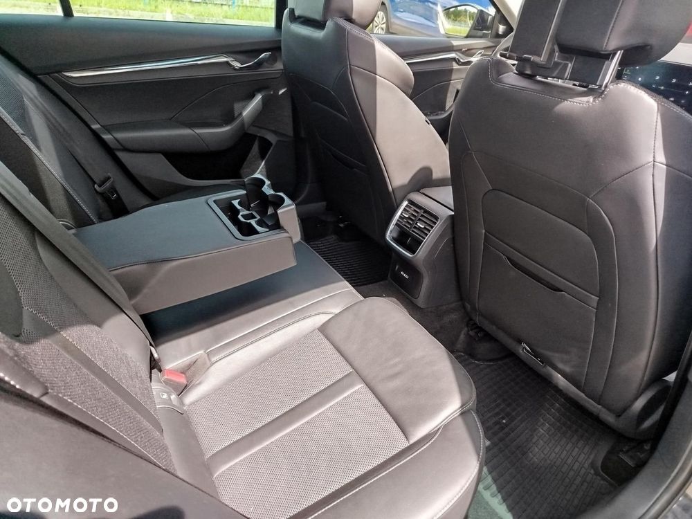 Skoda Octavia 2.0 TDI Style DSG - 13