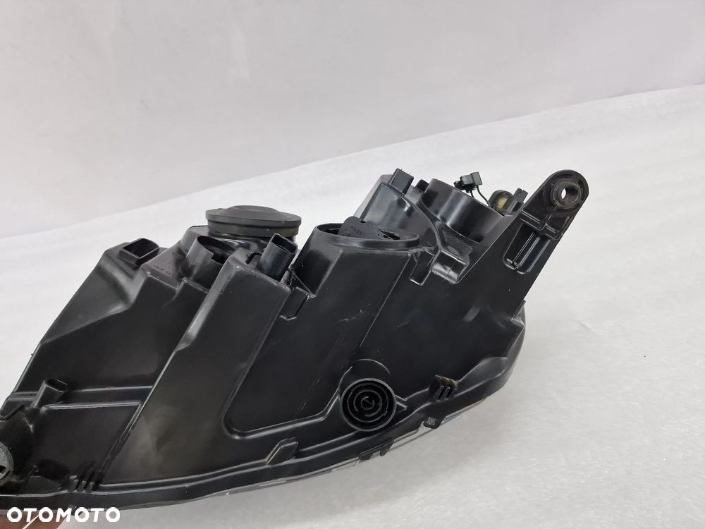 SKODA RAPID 12- PRAWA ZWYKŁA LAMPA PRZEDNIA PRZÓD , NR 5JB941016 , NR AUKCJI LA138 - 15