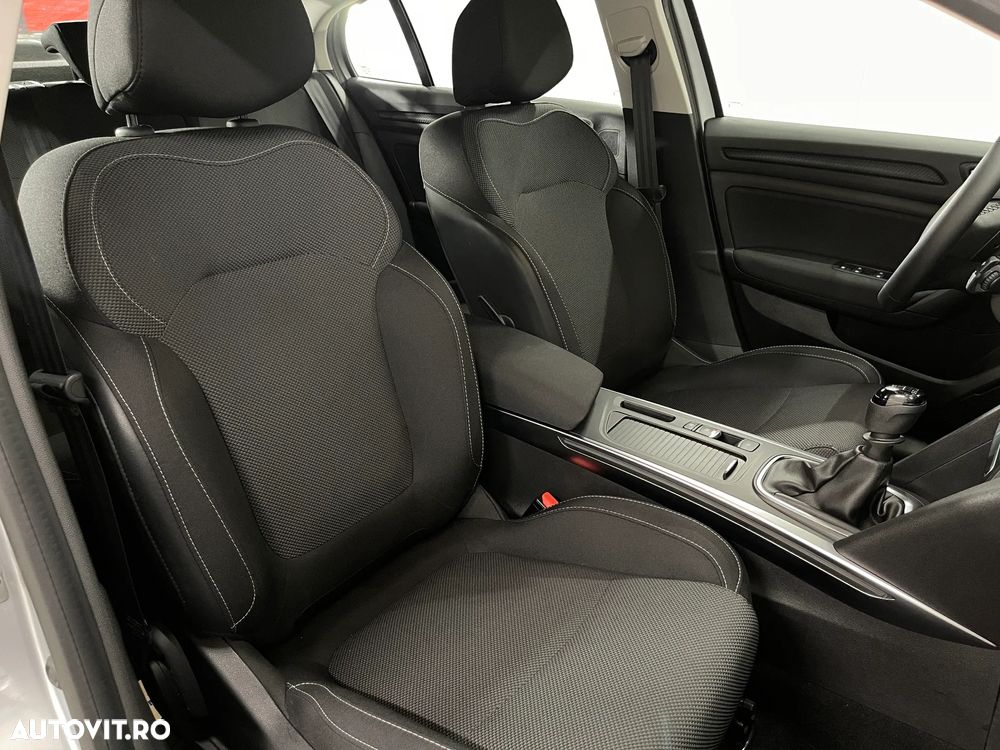 Renault Megane TCe 140 GPF Equilibre - 10