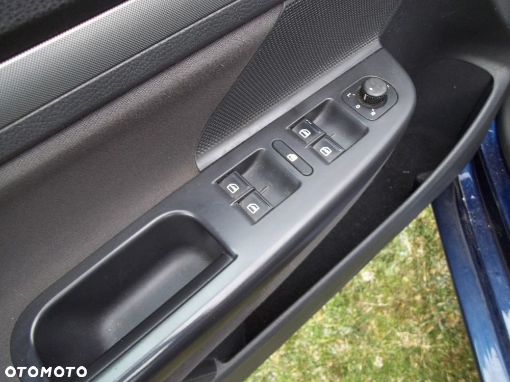 Volkswagen Golf 2.0 TDI DPF Comfortline - 15