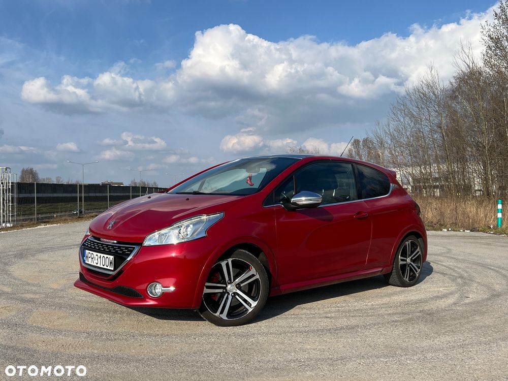 Peugeot 208 1.6 THP GTi - 1
