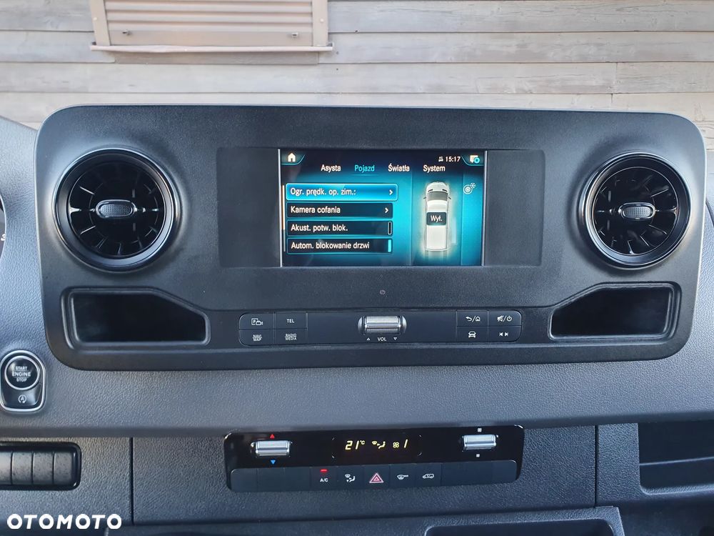 Mercedes-Benz SPRINTER - 30