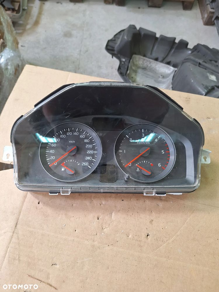 VOLVO V50 LIFT 07-12 kombi licznik zegar 31296228
