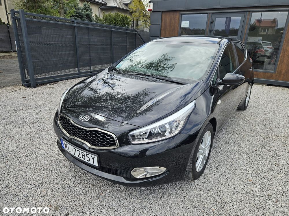 Kia Ceed 1.4 CVVT Dream Team Edition - 1