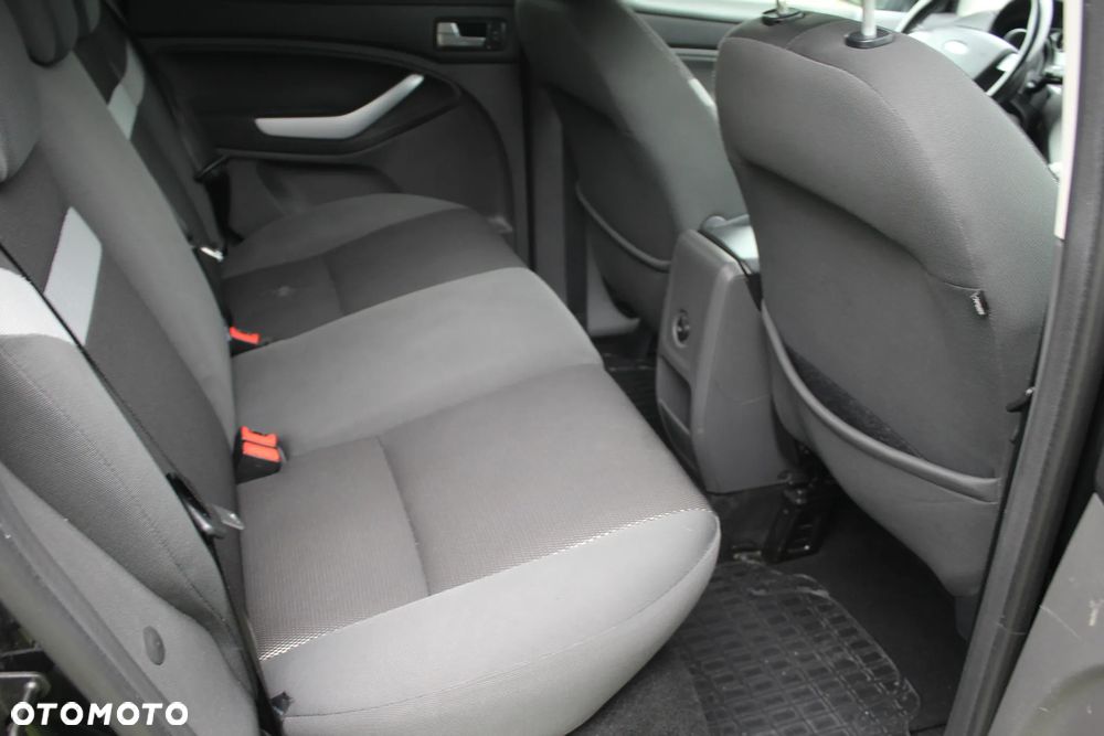 Ford Kuga 2.0 TDCi 2x4 Trend - 24