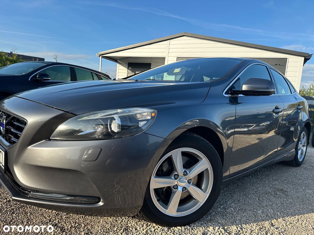 Volvo V40 T4 Momentum - 16