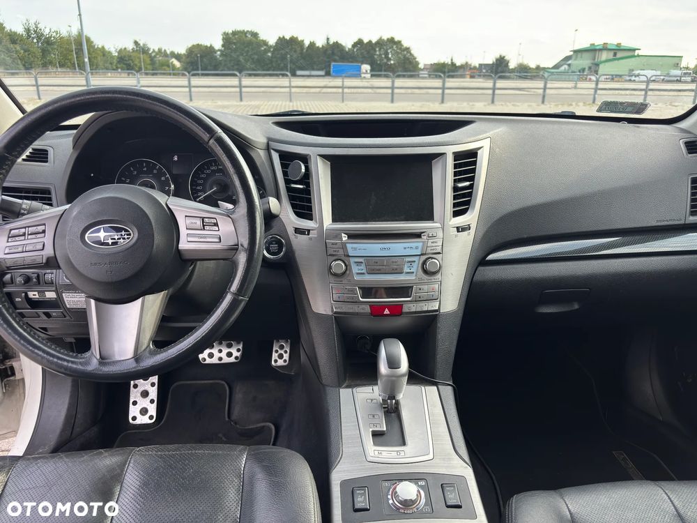 Subaru Legacy 2.5i GT - 17