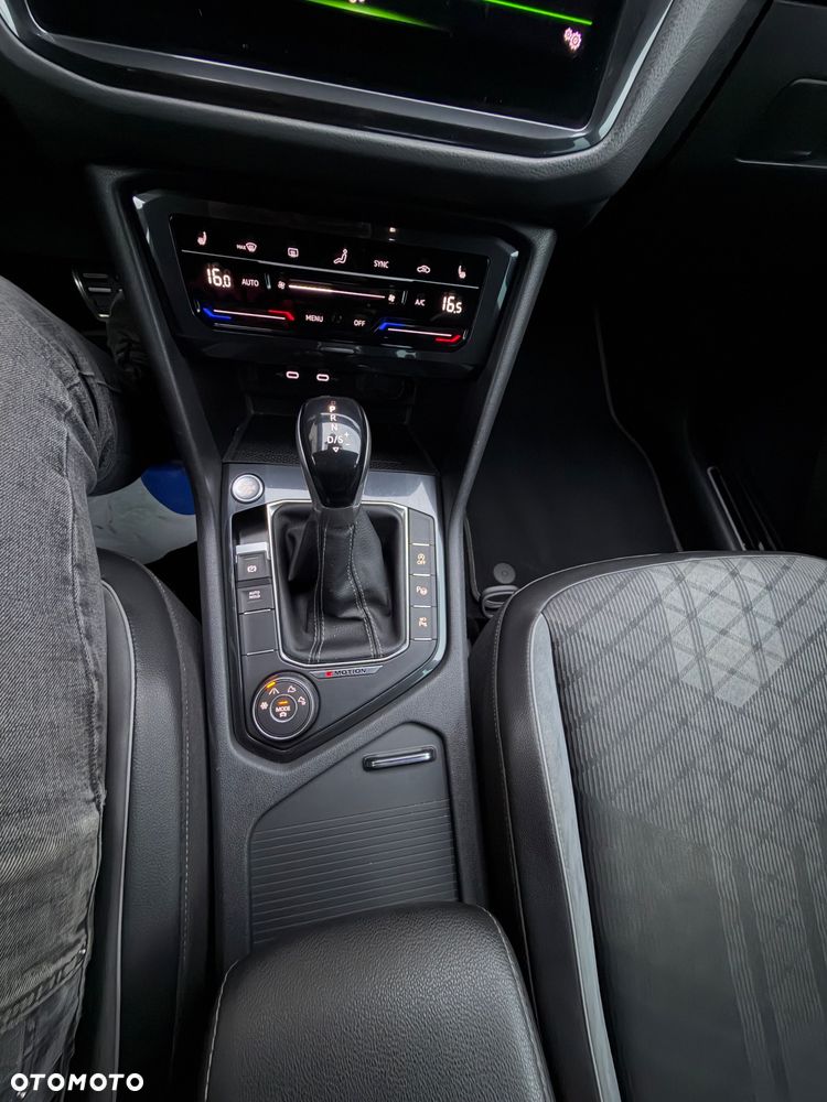 Volkswagen Tiguan - 21