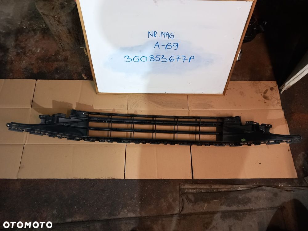 KRATKA ŚRODKOWA ZDERZAKA PRZÓD VW PASSAT B8 3G0853677P - 2