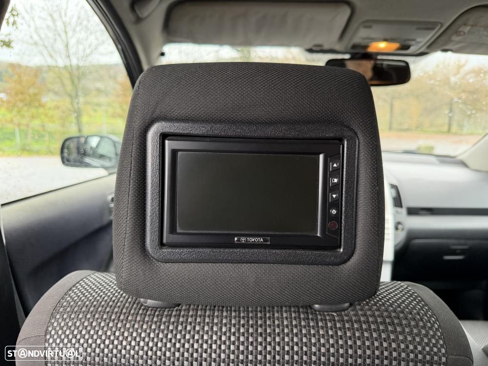 Toyota Corolla Verso 2.2 D-4D High Pack - 22