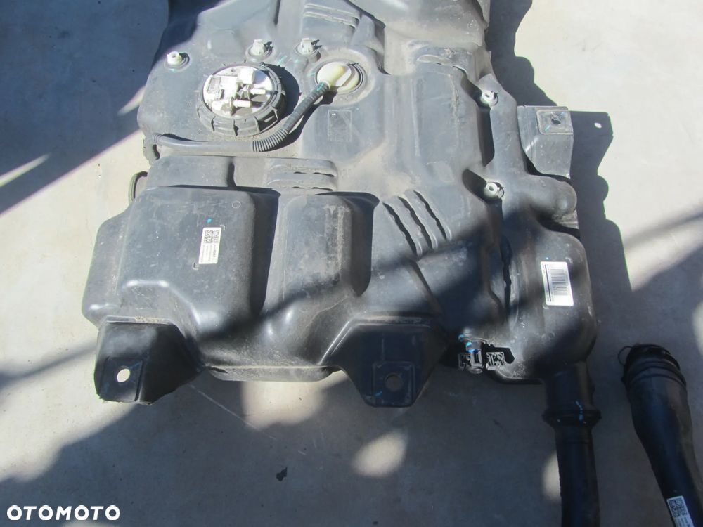 Renault Trafic-Vivaro-Talento 14-> zbiornik paliwa - 2